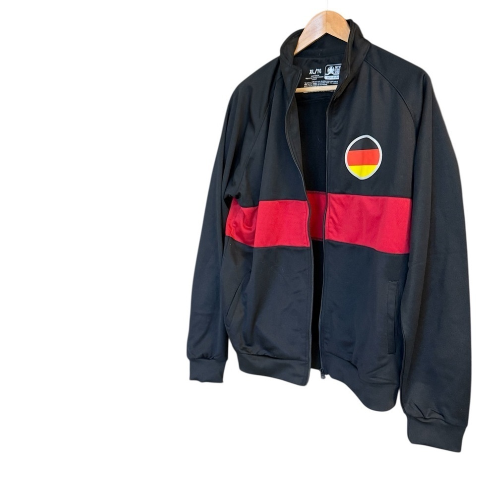 Men's XL soccer zip up EUC Black and Red Bomber Jacket with Emblem